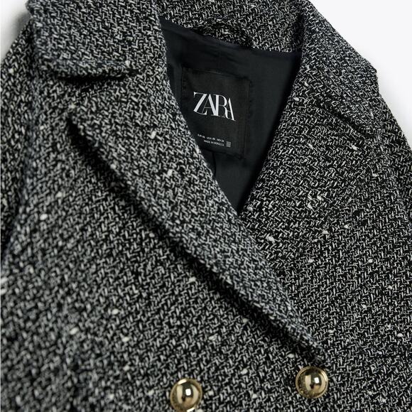 Zara Women's Black Tweed Jacket with Gold Buttons - Picture 4 of 5